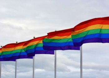 16 estados demócratas demandan a Trump por prohibir atención a personas trans