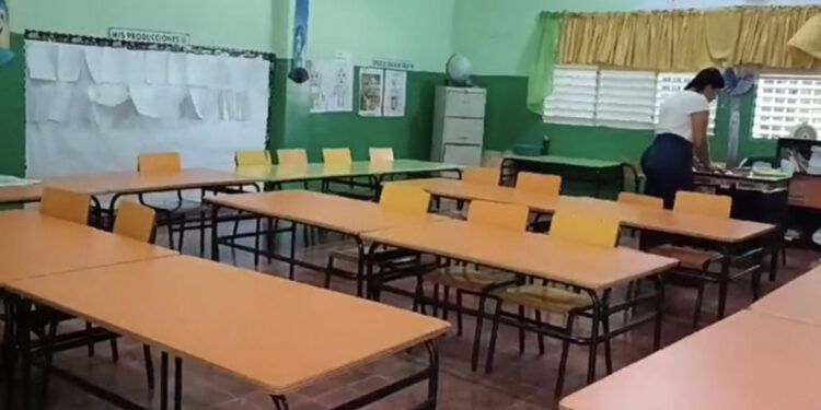 562 niños sin clases en Mao por conflicto entre ADP y Minerd