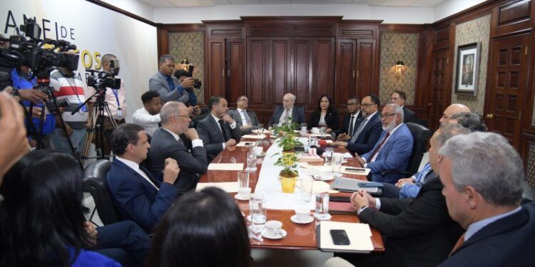 Senado recibe proyecto que modifica la ley de la Dirección Nacional de Inteligencia