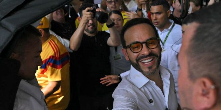 Abelardo de la Espriella lidera elección en Colombia