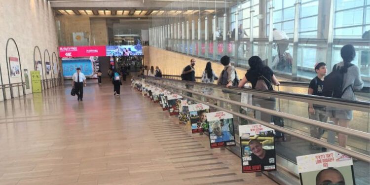Aeropuerto de Tel Aviv alerta por vuelos en riesgo