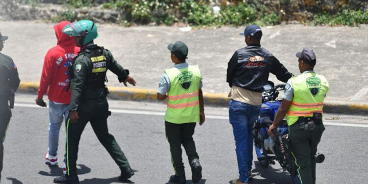 Agente de Digesett hiere a motoconchista en Santiago