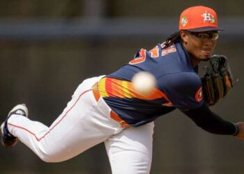 Alimber Santa asciende a Grandes Ligas con Astros