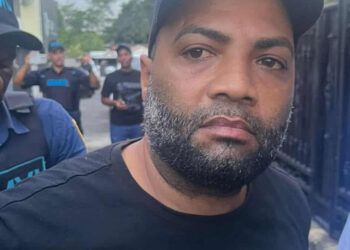 Apresan hombre acusado de amenazar a joven