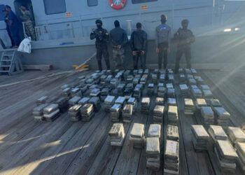 Arrestan a tres hombres con 555 paquetes de cocaína en Baní