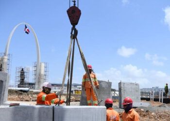 Avanzan obras del túnel en Plaza de la Bandera