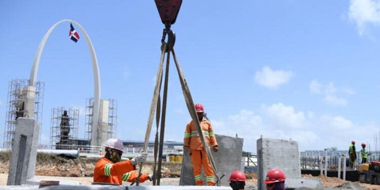 Avanzan obras del túnel en Plaza de la Bandera