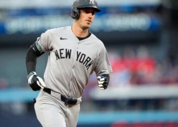 Bellinger impulsa triunfo de Yankees en el décimo