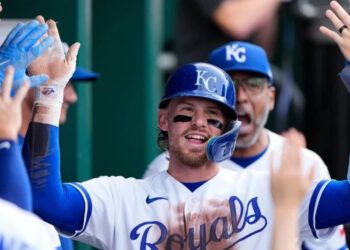 Bobby Witt Jr. impulsa triunfo de Reales ante Cardenales