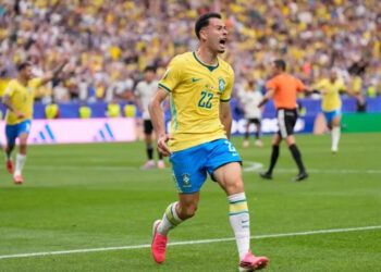 Brasil remonta a Japón y avanza en el Mundial