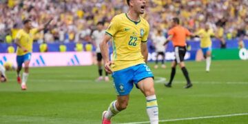 Brasil remonta a Japón y avanza en el Mundial