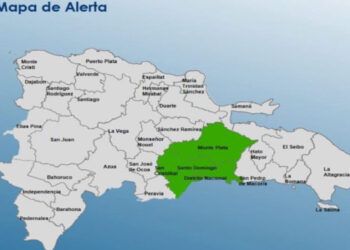 COE mantiene alerta verde por vaguada en Santo Domingo
