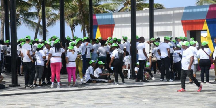 Caminata por la salud mental reúne a más de 200