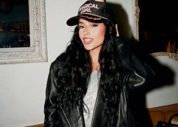 Carlos Santana y Becky G cantan contra redadas