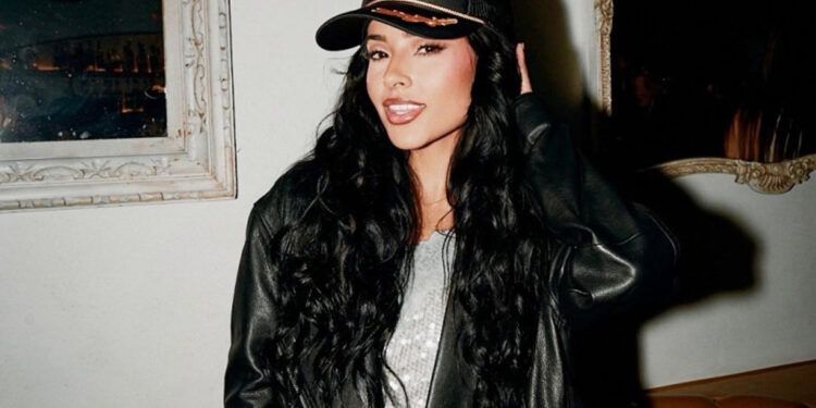Carlos Santana y Becky G cantan contra redadas