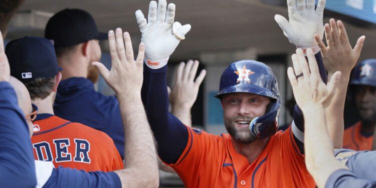 Christian Walker decide triunfo de Astros en la 10ª