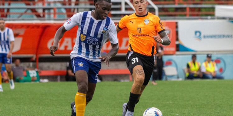 Cibao FC y O&M se enfrentan en la Liguilla