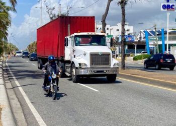 Conductores de carga mayores de 65 renuevan cada año