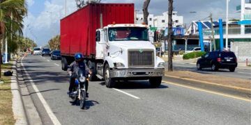 Conductores de carga mayores de 65 renuevan cada año