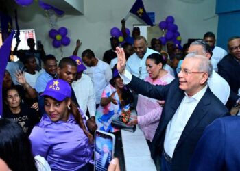 Danilo cuestiona veto a encuestas de la JCE