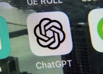 Demandan a ChatGPT por desalentar atención médica