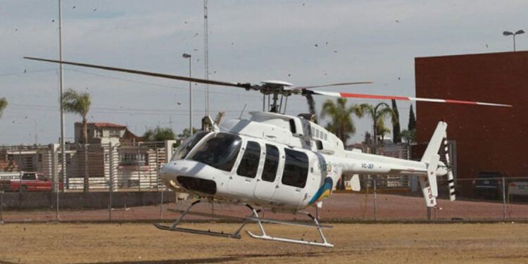 Desaparece helicóptero con 8 personas en Indonesia