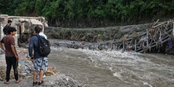 Desaparecidos en Nepal y China superan los 2,400