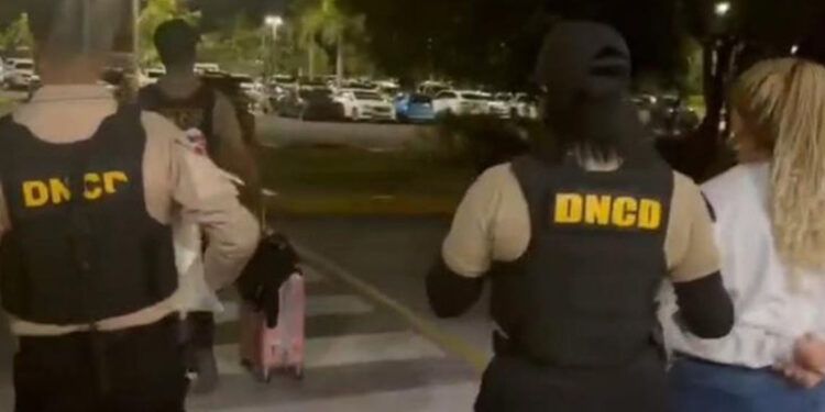 Detienen mujer con cocaína en Punta Cana
