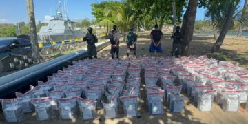 Detienen narcolancha con cocaína cerca de Santo Domingo