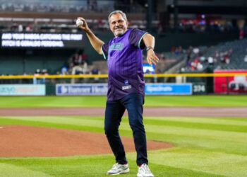Diamondbacks reconocen trayectoria de Junior Noboa