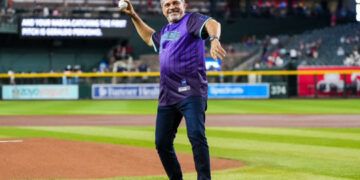 Diamondbacks reconocen trayectoria de Junior Noboa