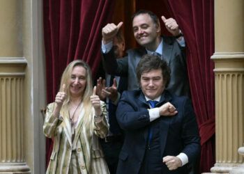Dimite jefe de Gabinete de Javier Milei en Argentina