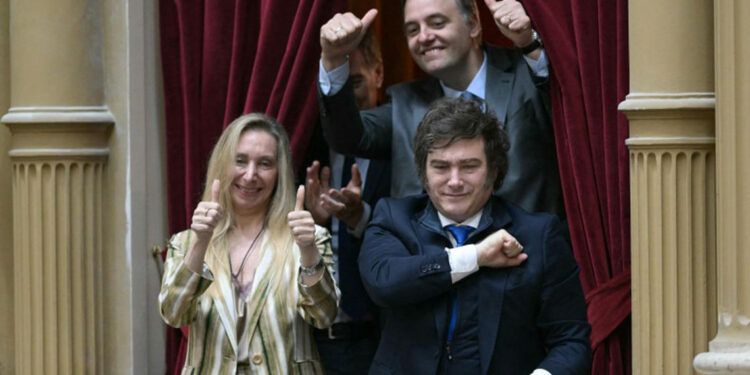Dimite jefe de Gabinete de Javier Milei en Argentina