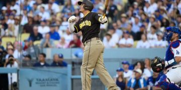 Dodgers remontan y vencen a Padres pese a Machado