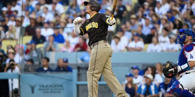 Dodgers remontan y vencen a Padres pese a Machado