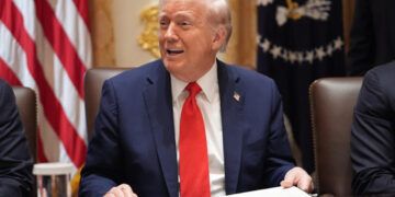 Donald Trump ve positiva salida de Emiratos de la OPEP