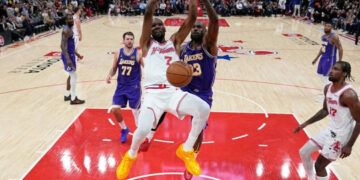 Durant y LeBron chocan en playoffs otra vez