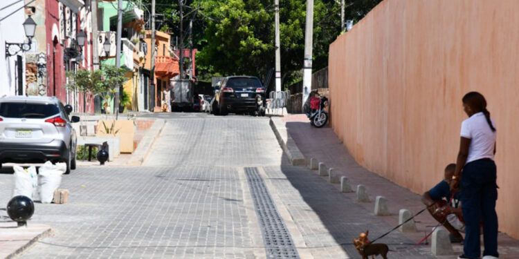 Eliminan muro y habilitan acceso a Santa Bárbara