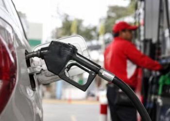 Empresarios alertan por alza de los combustibles