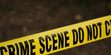Encuentran mujer sin vida en residencia de Santiago
