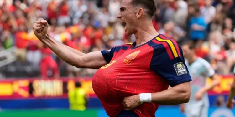 España avanza a semifinales con gol de Merino
