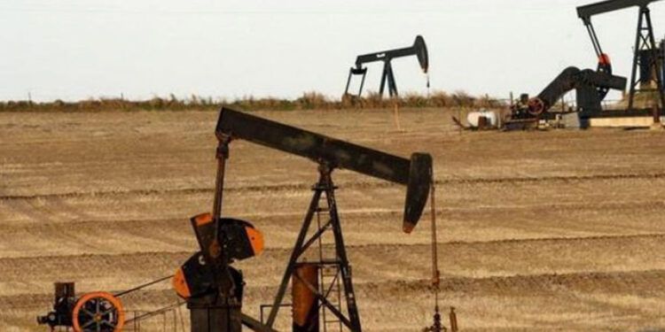 Estados Unidos libera reservas de petróleo por guerra