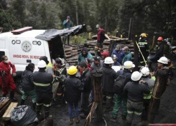 Explosión en mina de carbón deja 12 atrapados en Colombia
