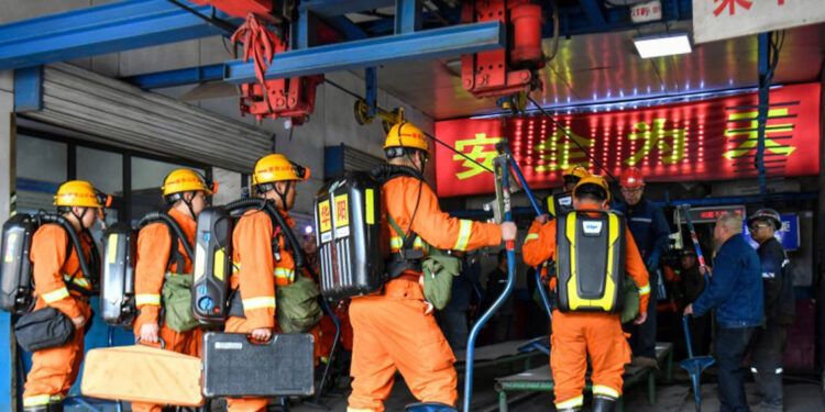 Explosión en mina de carbón en China deja 90 muertos