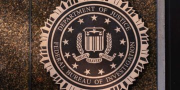 FBI arresta a mujer por plan contra Capitolio de Nueva York