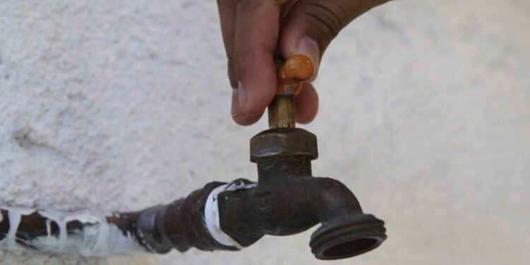 Falla en Asuro deja sin agua al suroeste