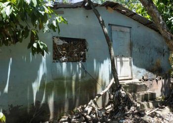 Familias afectadas por arroyo Lebrón piden ayuda urgente