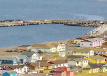 Francia reubica pueblo por aumento del nivel del mar