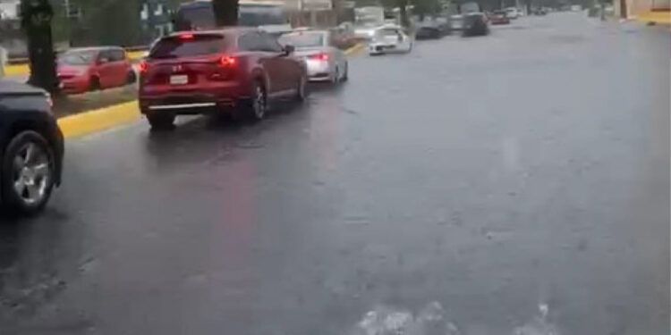 Fuertes lluvias inundan el Gran Santo Domingo