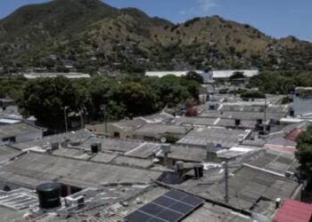 Granjas solares llevan electricidad a pobres en Colombia